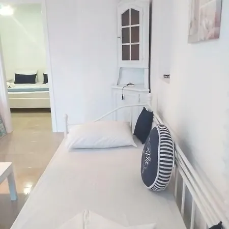 Magda House * Λιβάδι